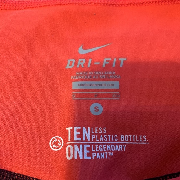 Nike Women’s Yoga Pants - Picture 4 of 8